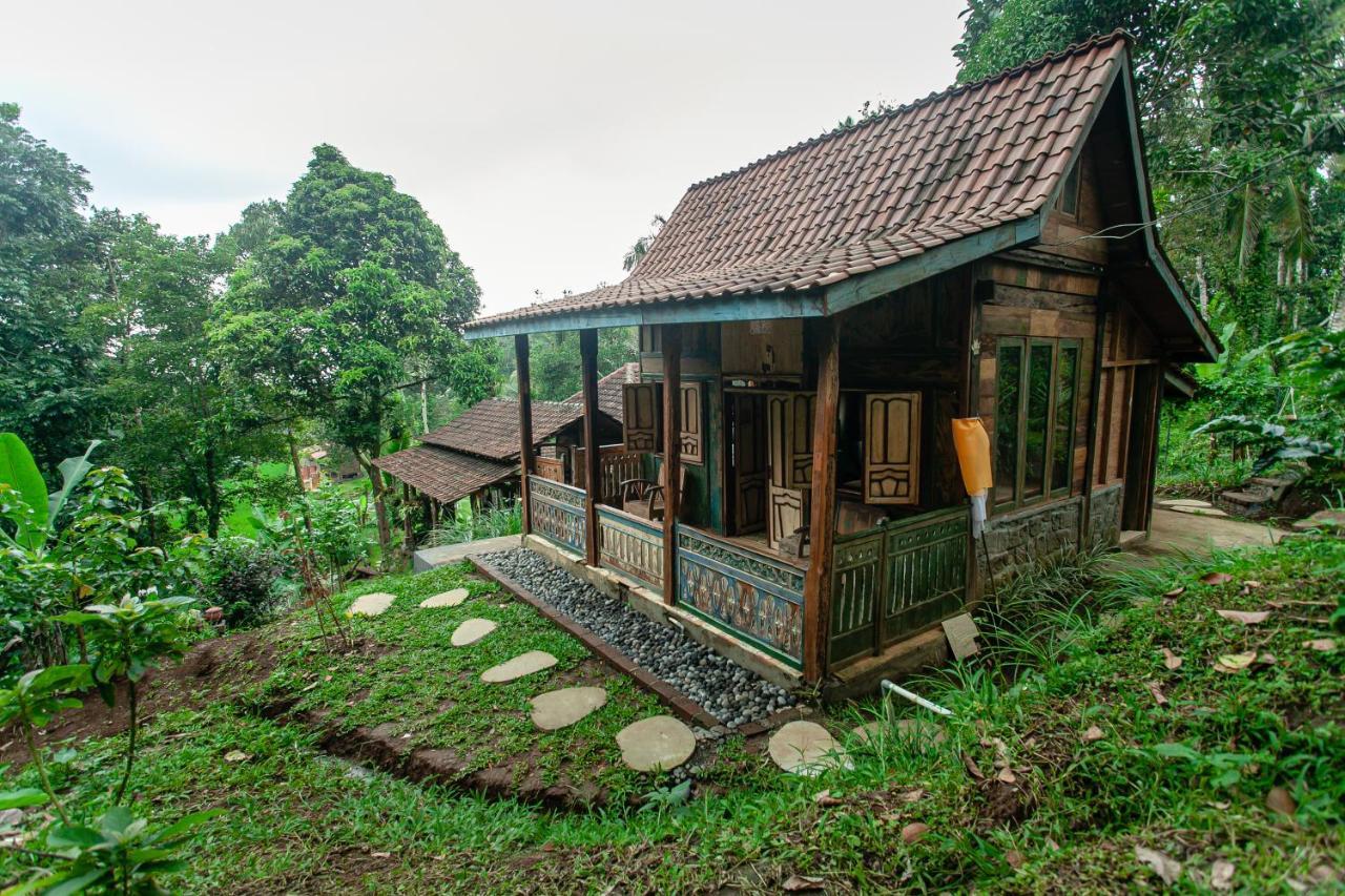 Tepi Sawah Lodge & Retreat Jatiluwih Exterior photo